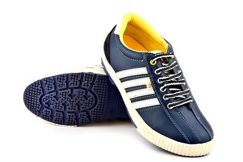 casual shoes